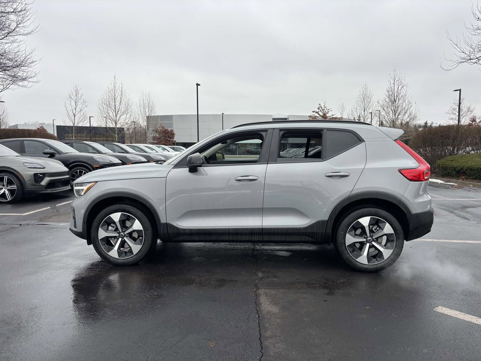 New 2026 Volvo XC40 B5 Plus w/ Protection Package Premier AWD/4WD image 4