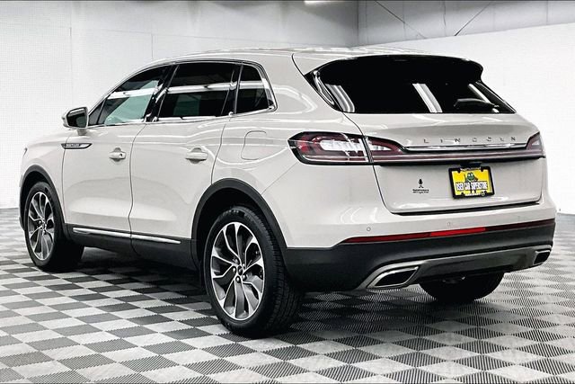 Used 2023 Lincoln Nautilus Reserve image 3