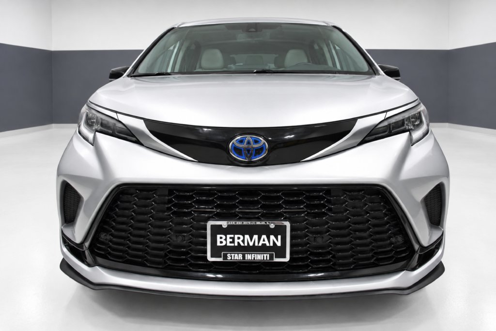 Used 2021 Toyota Sienna XSE AWD/4WD image 6