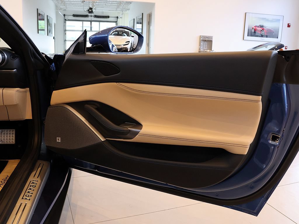 Certified 2020 Ferrari Portofino RWD image 94