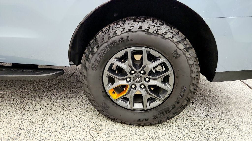Used 2025 Ford Expedition Tremor AWD/4WD image 9