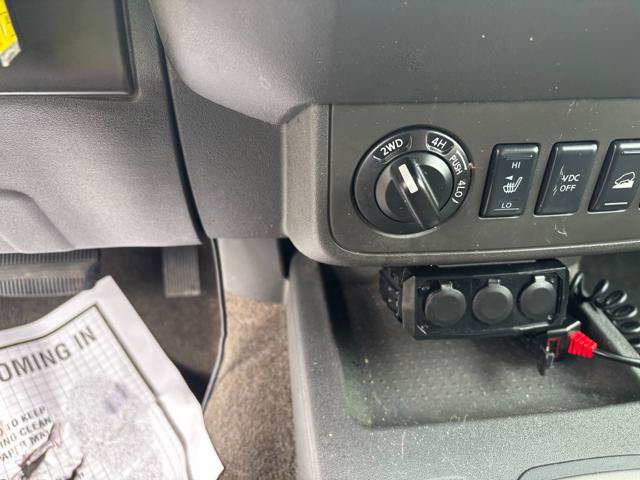 Used 2011 Nissan Frontier PRO-4X w/ Pro-4x Luxury Pkg AWD/4WD image 19