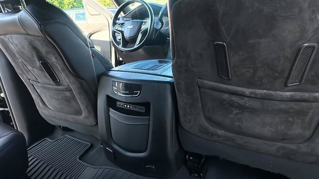 Used 2016 Cadillac Escalade ESV Platinum AWD/4WD image 39