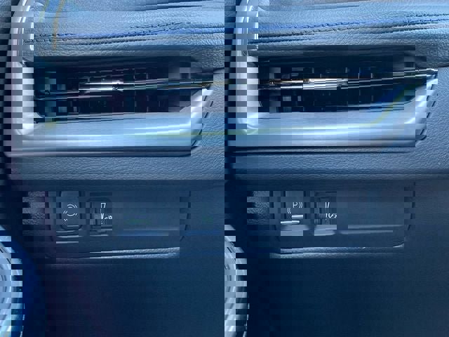 Used 2025 Cadillac XT4 Sport image 22