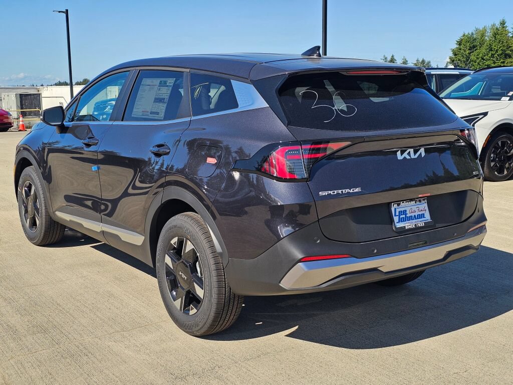New 2026 Kia Sportage LX w/ LX Convenience Package AWD/4WD image 7