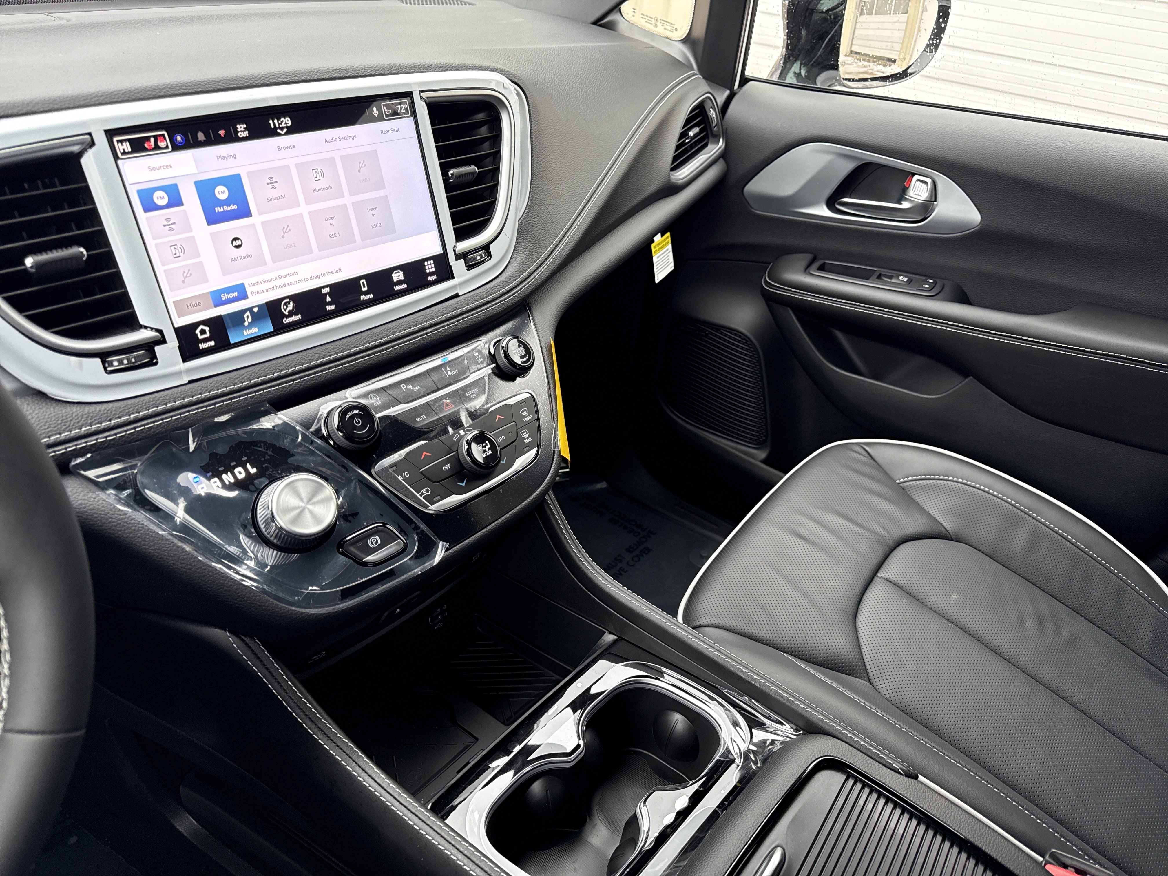 New 2026 Chrysler Pacifica Limited w/ Uconnect Theater Family Group image 28