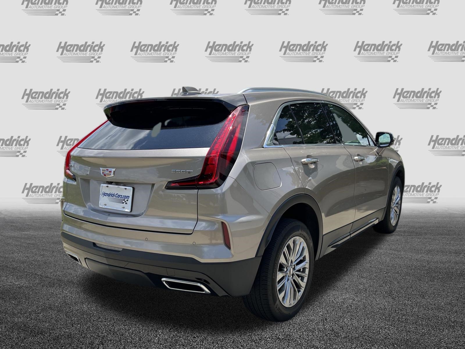Used 2025 Cadillac XT4 Premium Luxury FWD image 9
