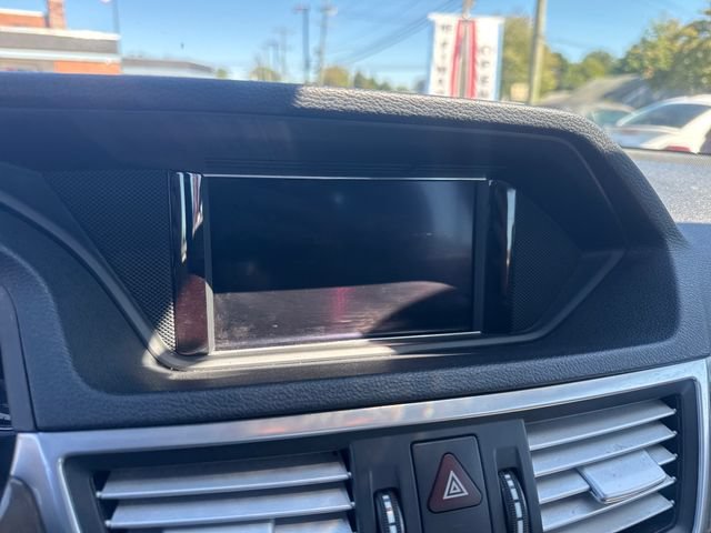 Used 2010 Mercedes-Benz E 550 4MATIC Sedan image 19