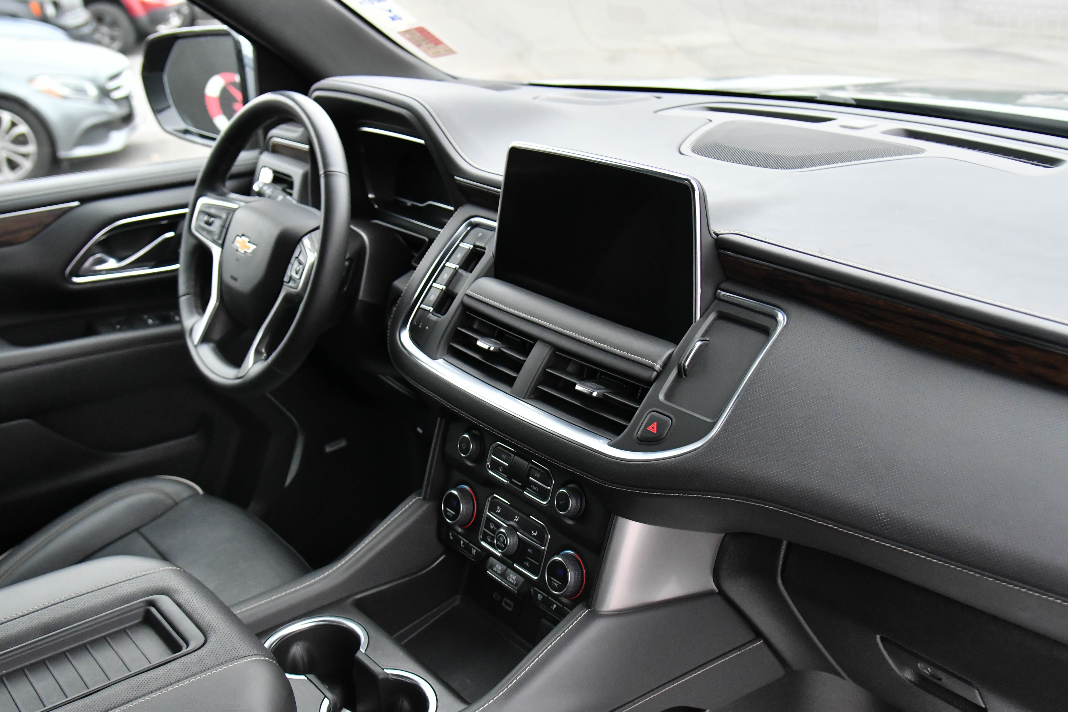 Used 2023 Chevrolet Suburban Premier image 51