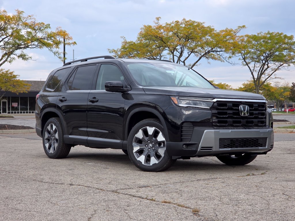 New 2026 Honda Pilot Touring image 2