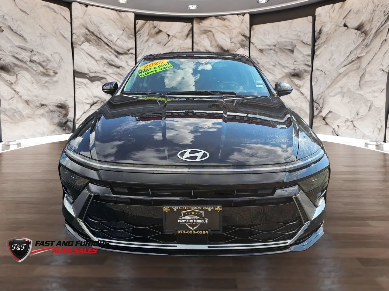 Used 2025 Hyundai Sonata SEL FWD image 2