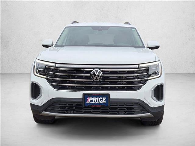 Used 2024 Volkswagen Atlas SE w/ Black Wheel Package FWD image 2