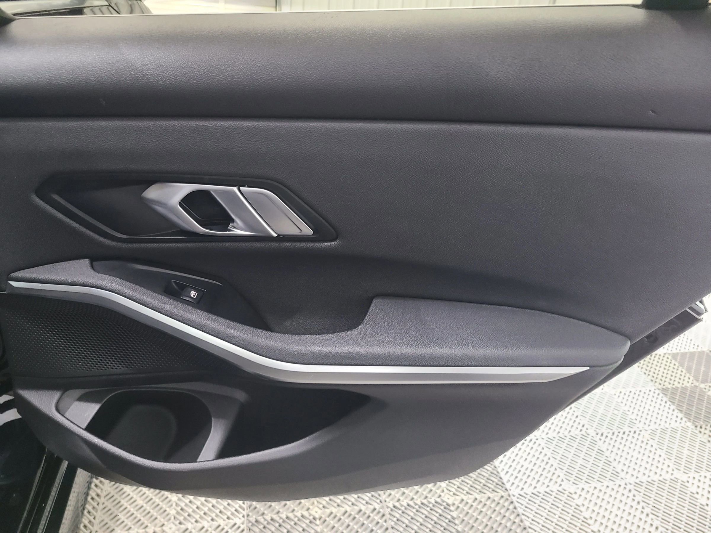 Used 2020 BMW 330i xDrive Sedan w/ Convenience Package image 38