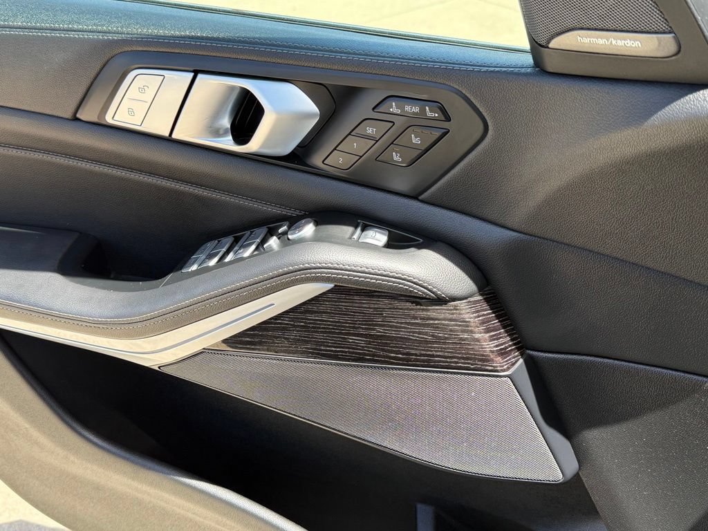 Used 2020 BMW X7 xDrive40i w/ M Sport Package AWD/4WD image 28