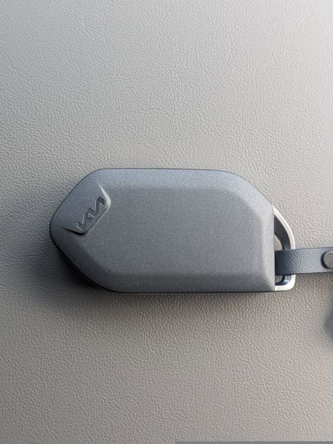 New 2026 Kia Carnival LXS FWD image 32