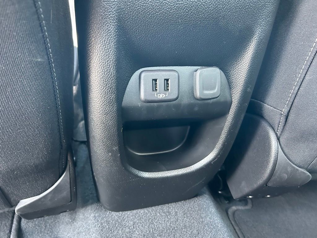 Used 2022 Chevrolet Colorado LT w/ Safety Package image 19