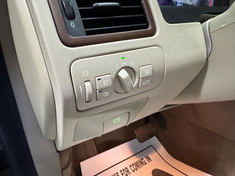 Used 2011 Volvo XC70 3.2 image 14