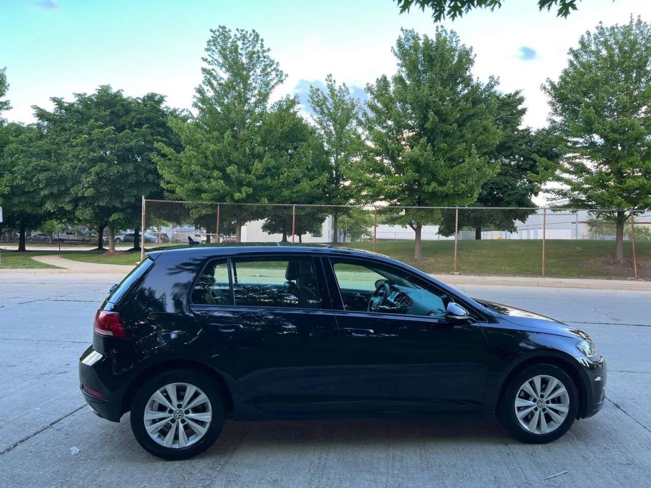 Used 2020 Volkswagen Golf 4-Door image 19