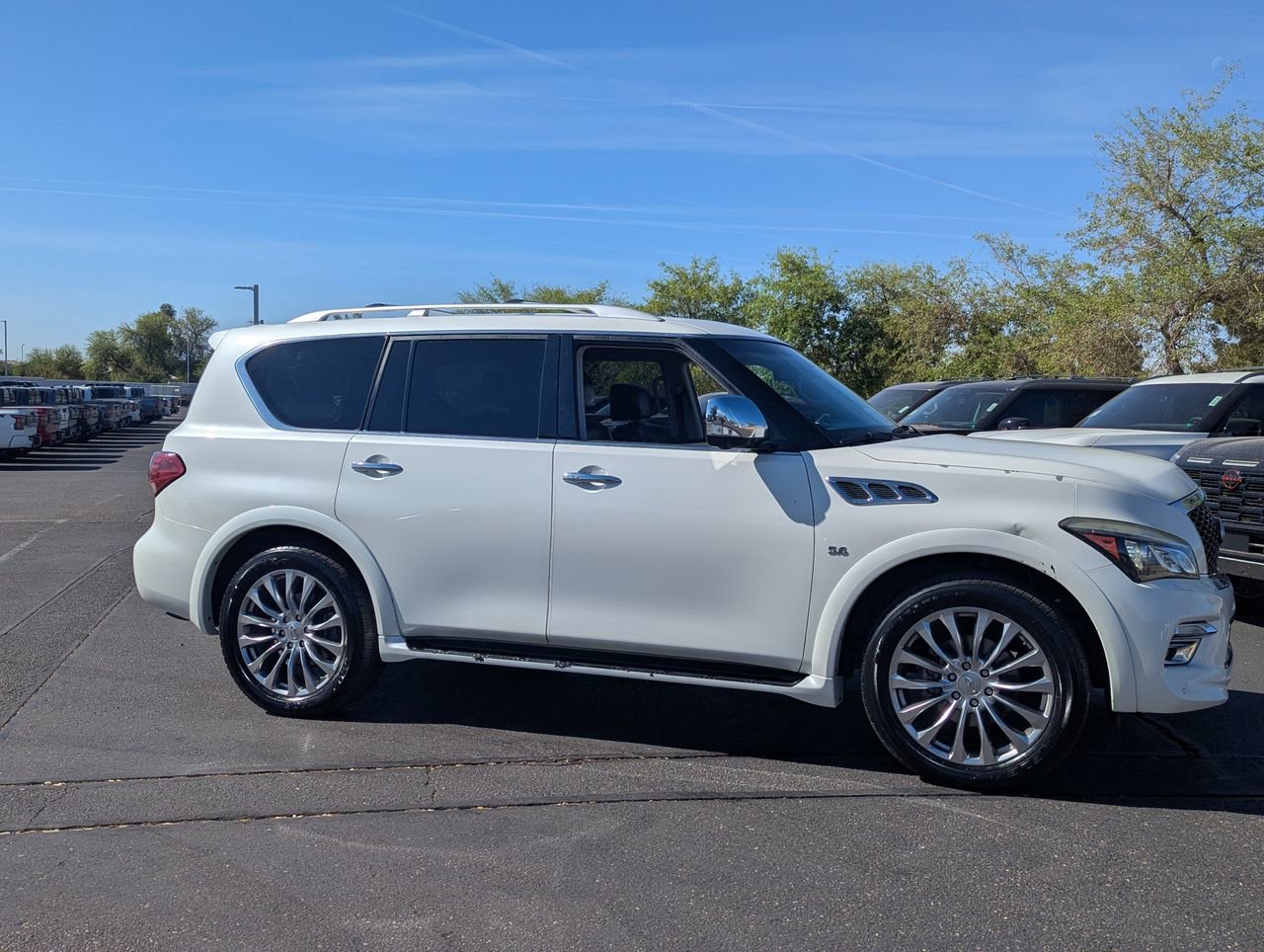 Used 2016 INFINITI QX80 2WD w/ Deluxe Technology Package image 6