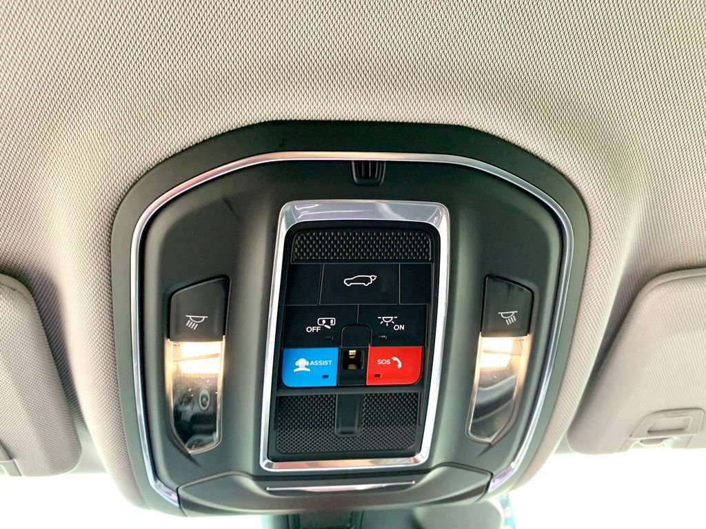 Used 2022 Jeep Grand Cherokee L Limited RWD image 22