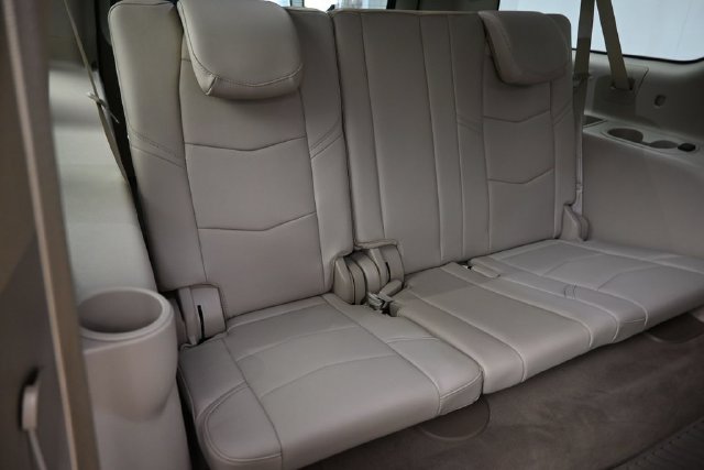 Used 2018 Cadillac Escalade ESV Premium Luxury AWD/4WD image 28