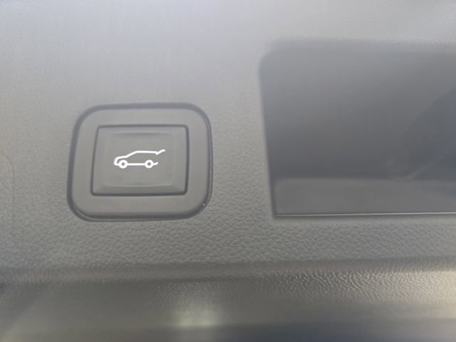 Used 2025 Chevrolet Equinox RS w/ Safety and Technology Package AWD/4WD image 17
