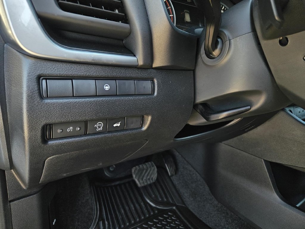 Certified 2026 Nissan Rogue SV w/ Cold Weather Package AWD/4WD image 18