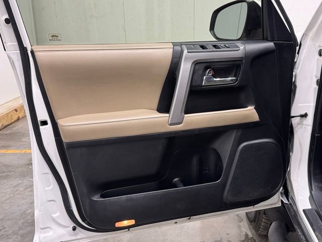 Used 2019 Toyota 4Runner SR5 AWD/4WD image 17