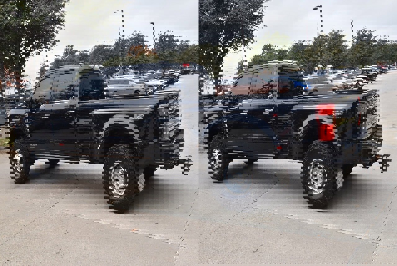 Used 2024 Ford F350 Limited image 11