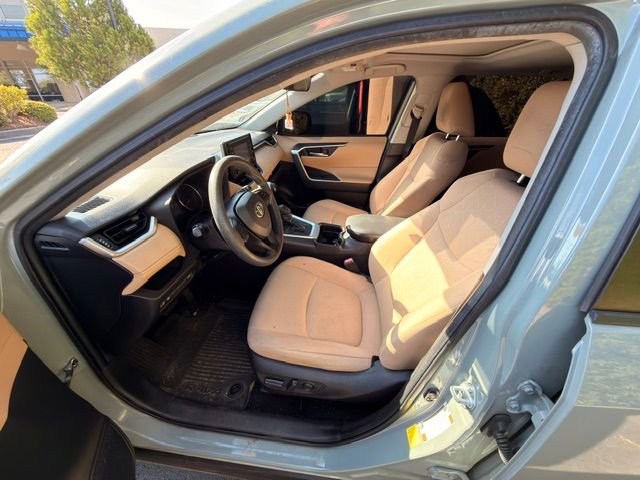 Used 2019 Toyota RAV4 XLE w/ Convenience Package image 5