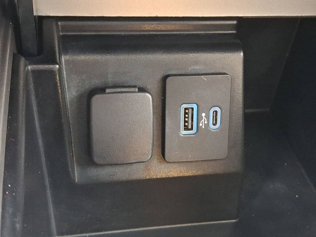 Used 2021 Ford Explorer Limited w/ Equipment Group 301A image 27