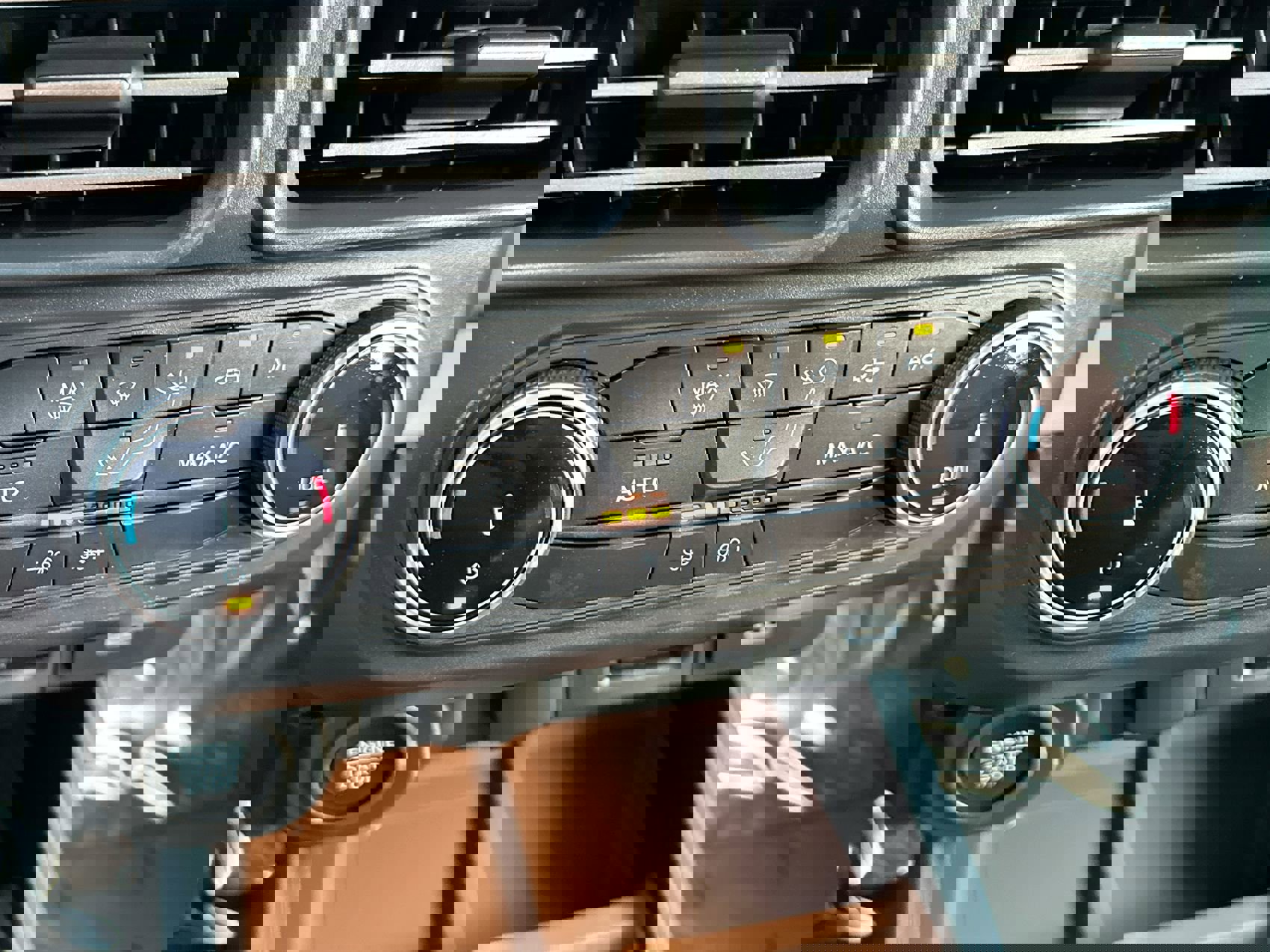 Used 2022 Ford Maverick Lariat image 18