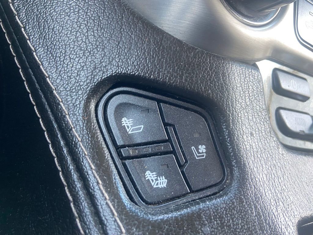 Used 2017 GMC Yukon SLT image 26