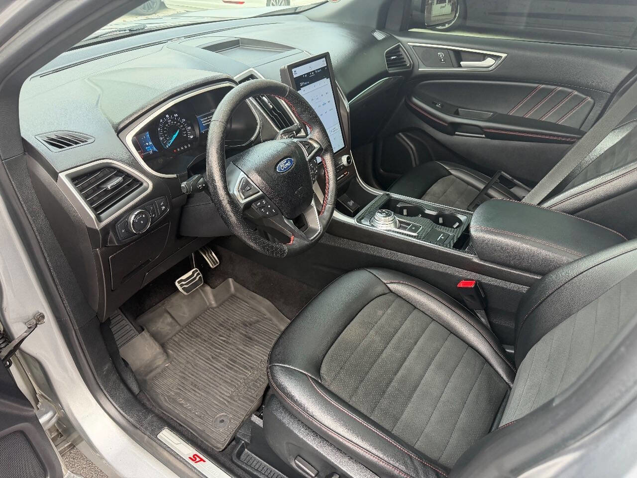 Used 2021 Ford Edge ST-Line w/ Class II Trailer Tow Package image 6