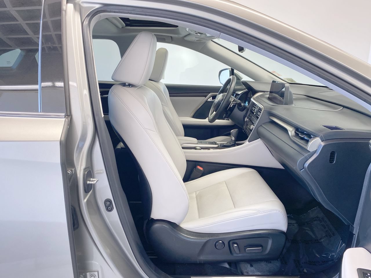 Used 2022 Lexus RX 350 FWD w/ Premium Package image 28