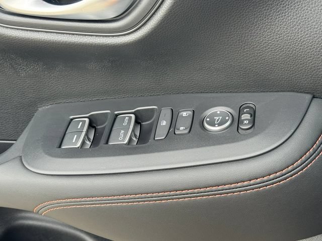 Certified 2025 Honda HR-V Sport image 27