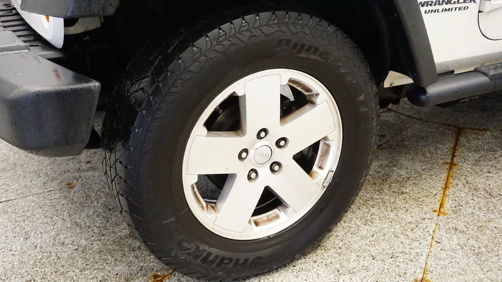 Used 2009 Jeep Wrangler X image 12