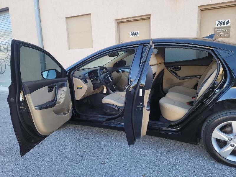 Used 2012 Hyundai Elantra GLS w/ Preferred Pkg 3 FWD image 18
