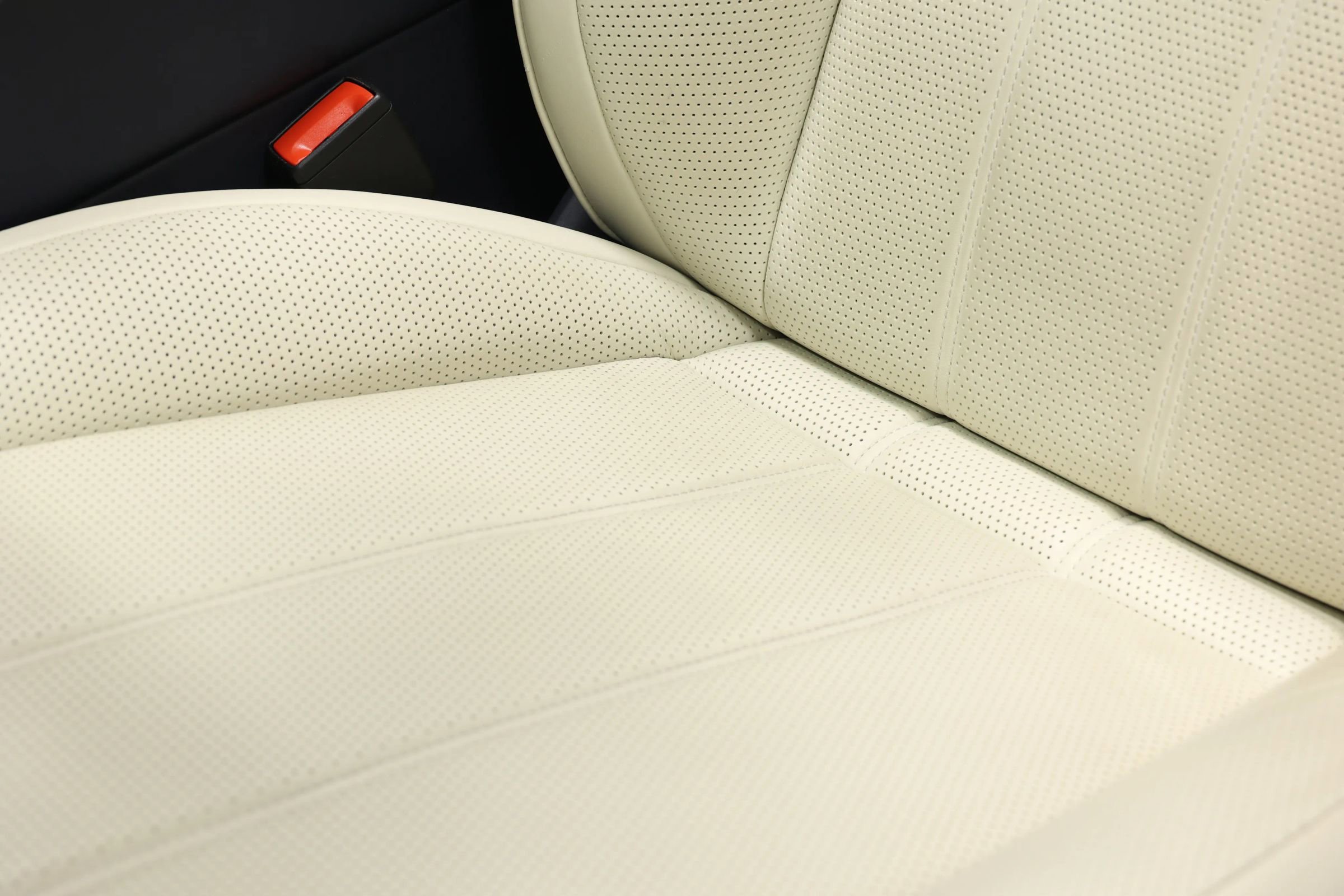 Used 2022 Bentley Bentayga image 21