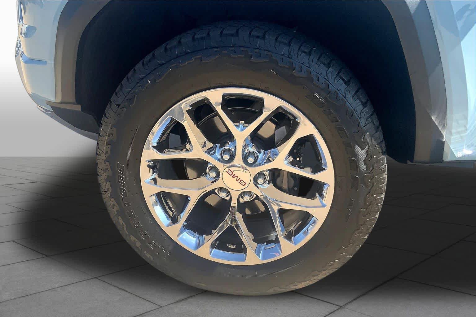 Certified 2025 GMC Canyon Denali AWD/4WD image 11