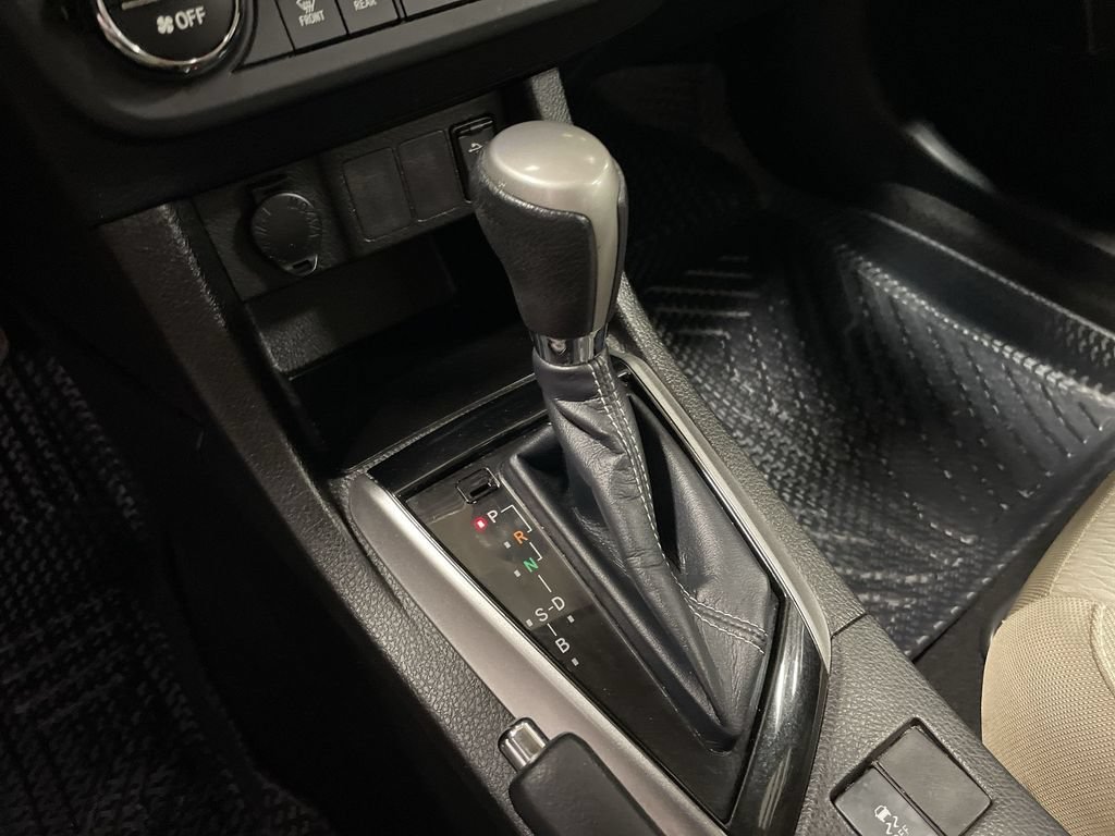 Used 2016 Toyota Corolla LE FWD image 29