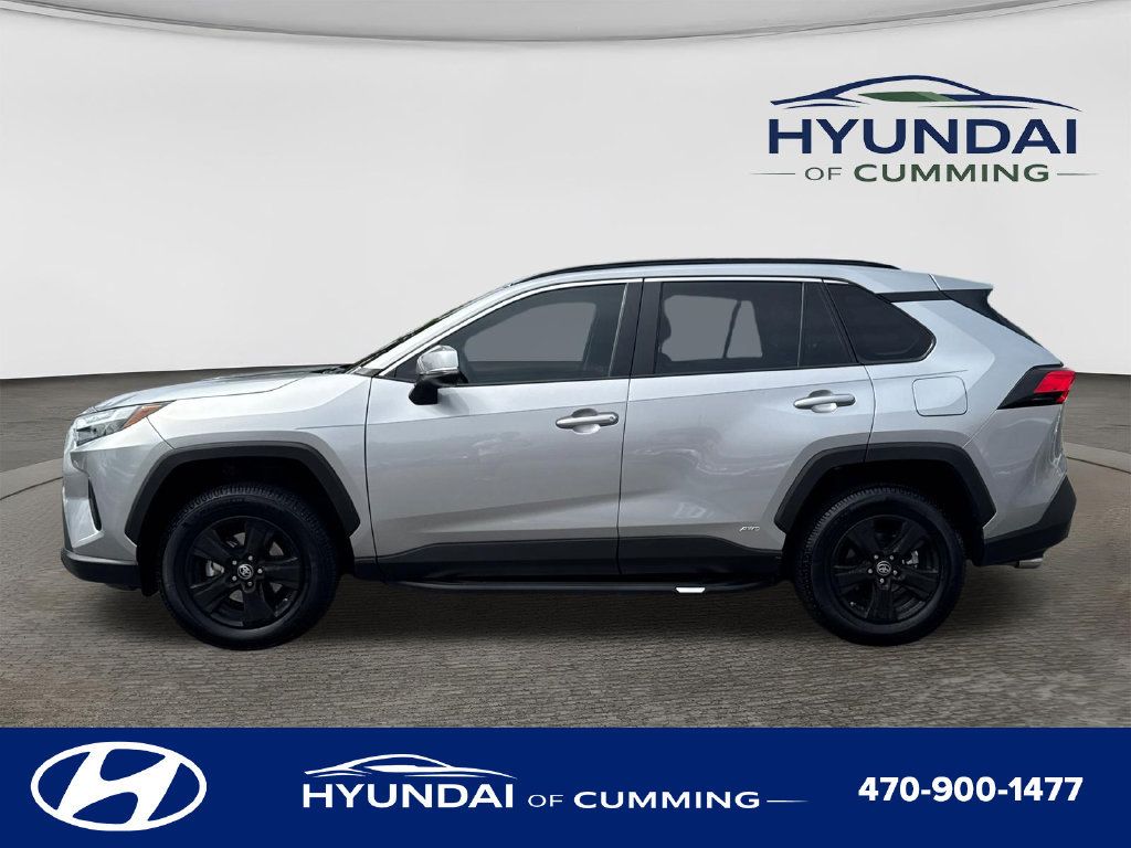 Used 2024 Toyota RAV4 LE AWD/4WD image 4