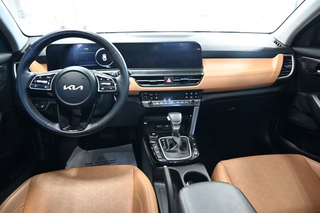 Used 2024 Kia Seltos EX AWD/4WD image 13