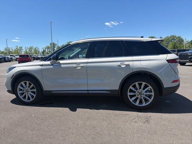 Used 2022 Lincoln Corsair AWD w/ Premium Package image 14