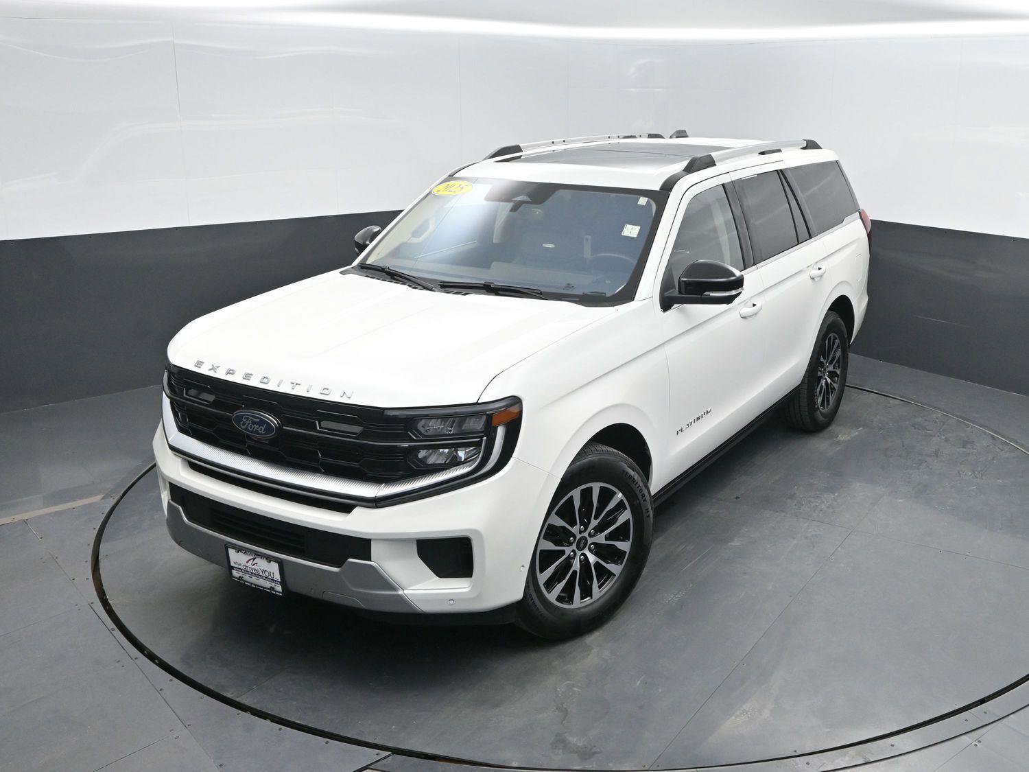 Used 2025 Ford Expedition Platinum image 43