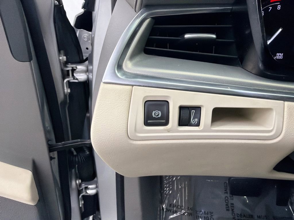 Used 2018 Cadillac XT5 Luxury w/ Driver Awareness Package image 34