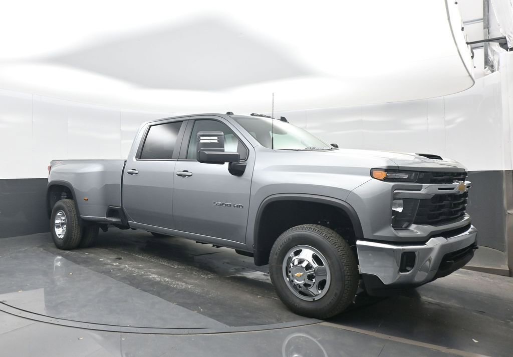 New 2026 Chevrolet Silverado 3500 LT image 9