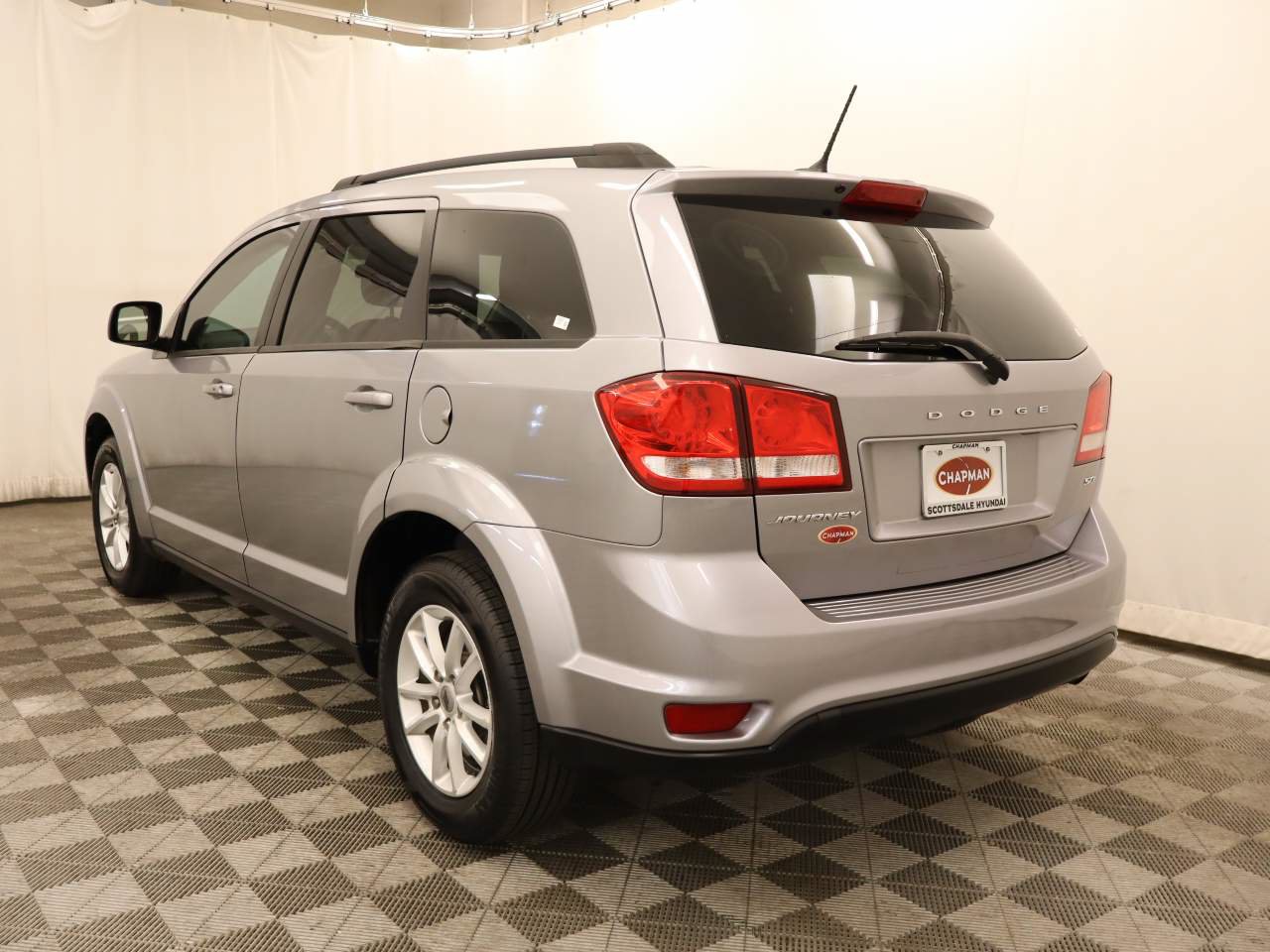 Used 2018 Dodge Journey SXT FWD image 3