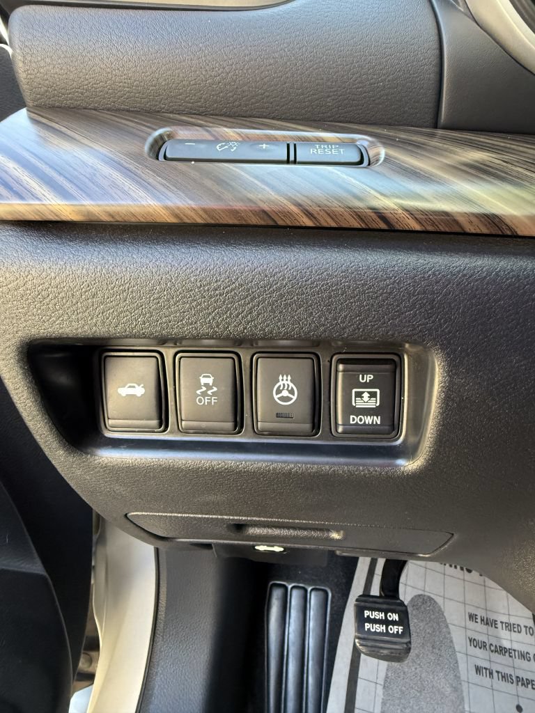 Used 2017 Nissan Maxima Platinum FWD image 36