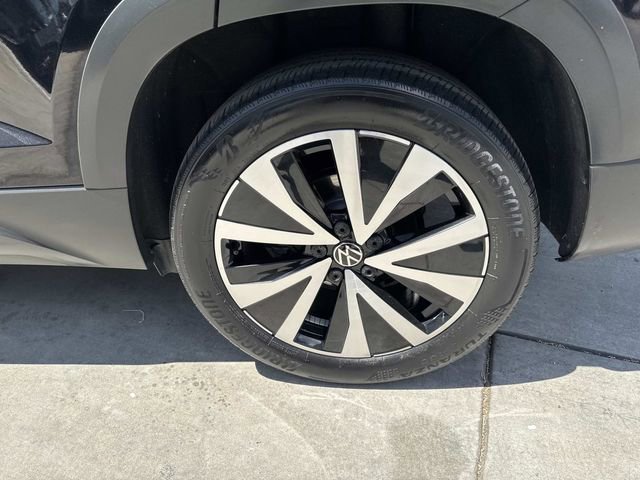 Certified 2022 Volkswagen Taos SE w/ IQ.Drive SE Package AWD/4WD image 6